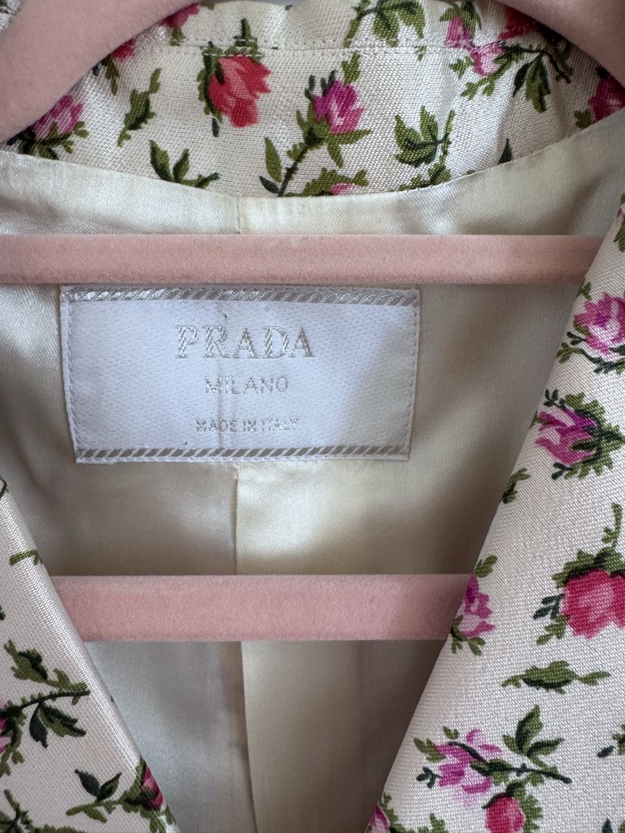 Prada Giacche: Prada Blazer Blumenmuster Wolle Seide Grösse 40 beige – Usato da Kilchberg ZH venduto da natiimlr 1