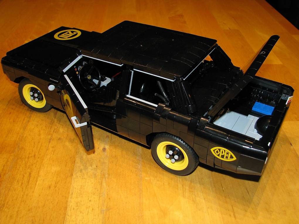 Cobi Kit di costruzioni: Cobi Opel Rekord "schwarze Witwe" – Usato da Wangen b. Olten venduto da Binggeli4 1