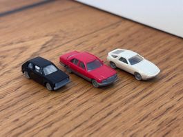 M0886: 3 verschiedene Personenwagen (Spur N)