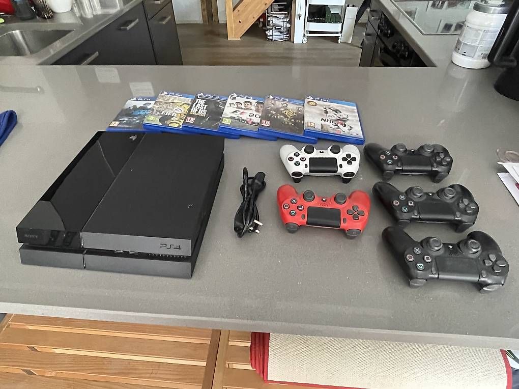 Console: PlayStation 4 – Usato da Bubikon venduto da Migg67 1