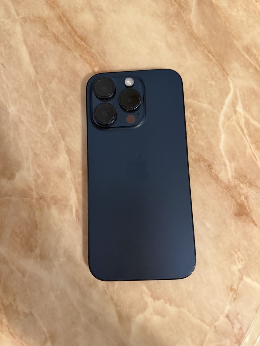 Apple Telefoni cellulari / Smartphones: Iphone 15 Pro 128GB Midnight blue – Usato da Oberburg venduto da Diyi