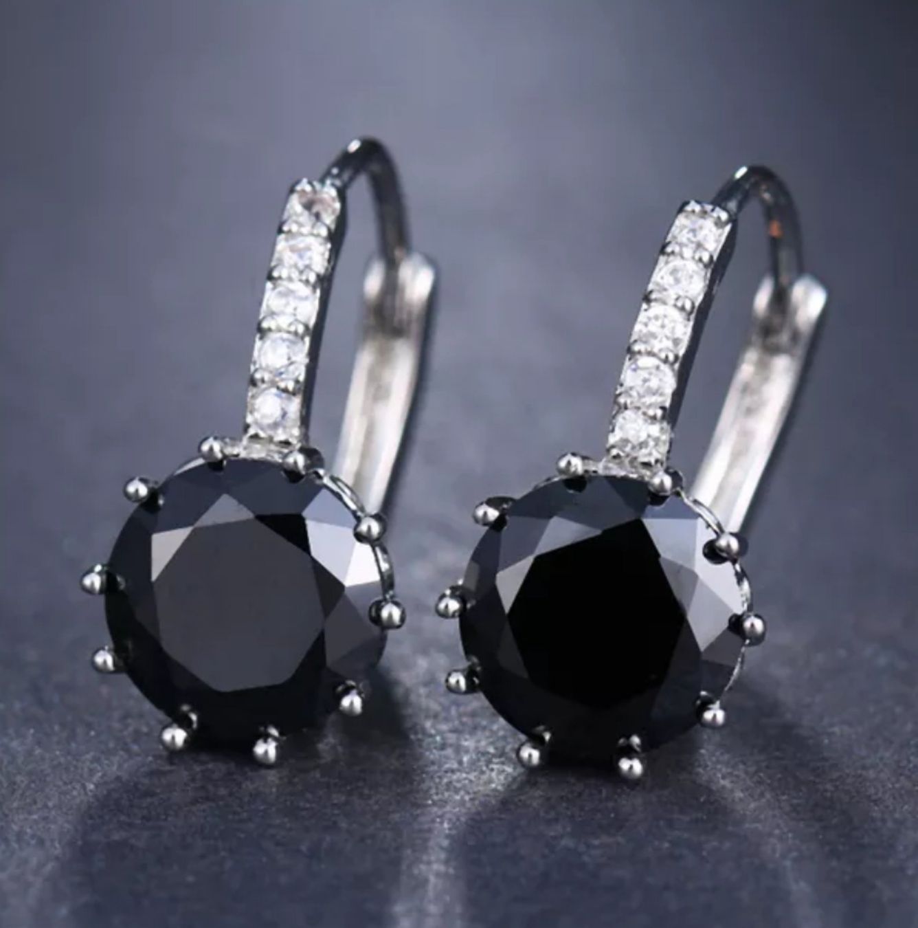 Orecchini pendenti & Orecchini a lobo: Boucles d’oreilles élégantes avec zirconium – Nuovo e nell'imballaggio originale da St-Cergue venduto da vpr_7v8g