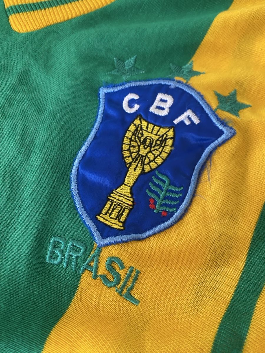 T-shirt: Brasilien Trikot Shirt – Usato da Basel venduto da Skindamon 1