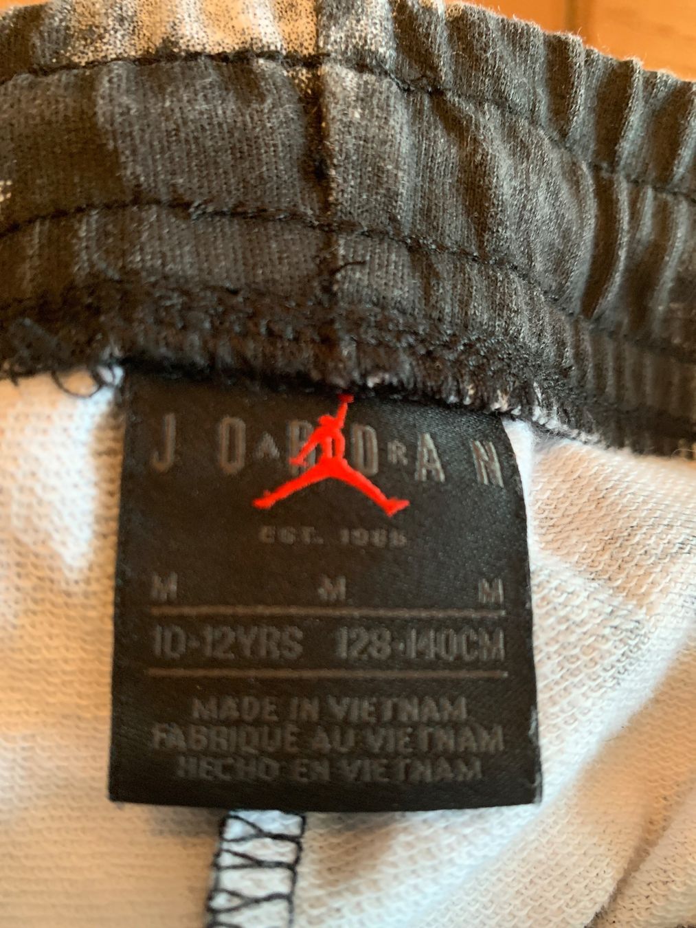 Pantaloni: Joli short Jordan taille 128-140 – Usato da MEYRIN venduto da Gwendo10 2