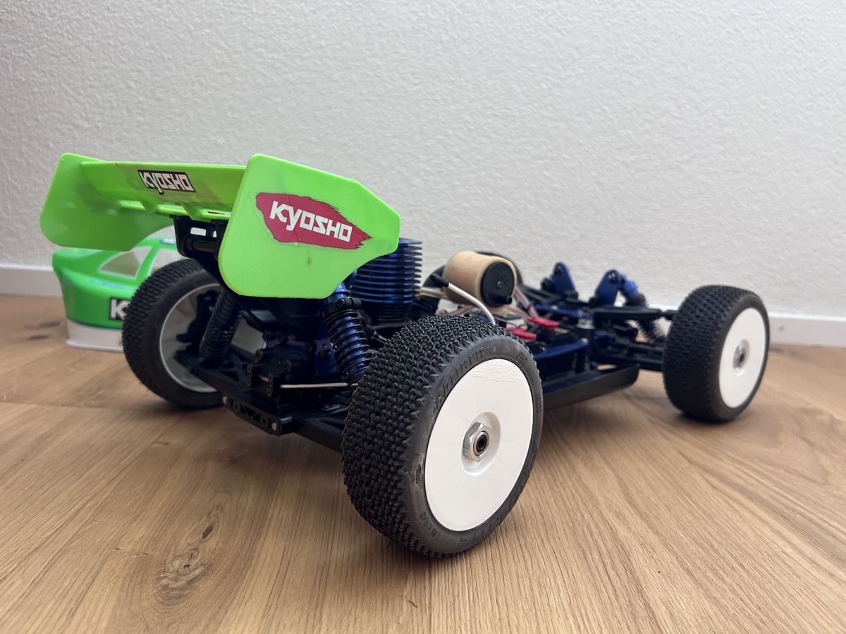 Kyosho Modellismo RC: Kyosho MP7.5 1/8 Nitro buggy – Usato da Kestenholz venduto da ask_9wxb 6