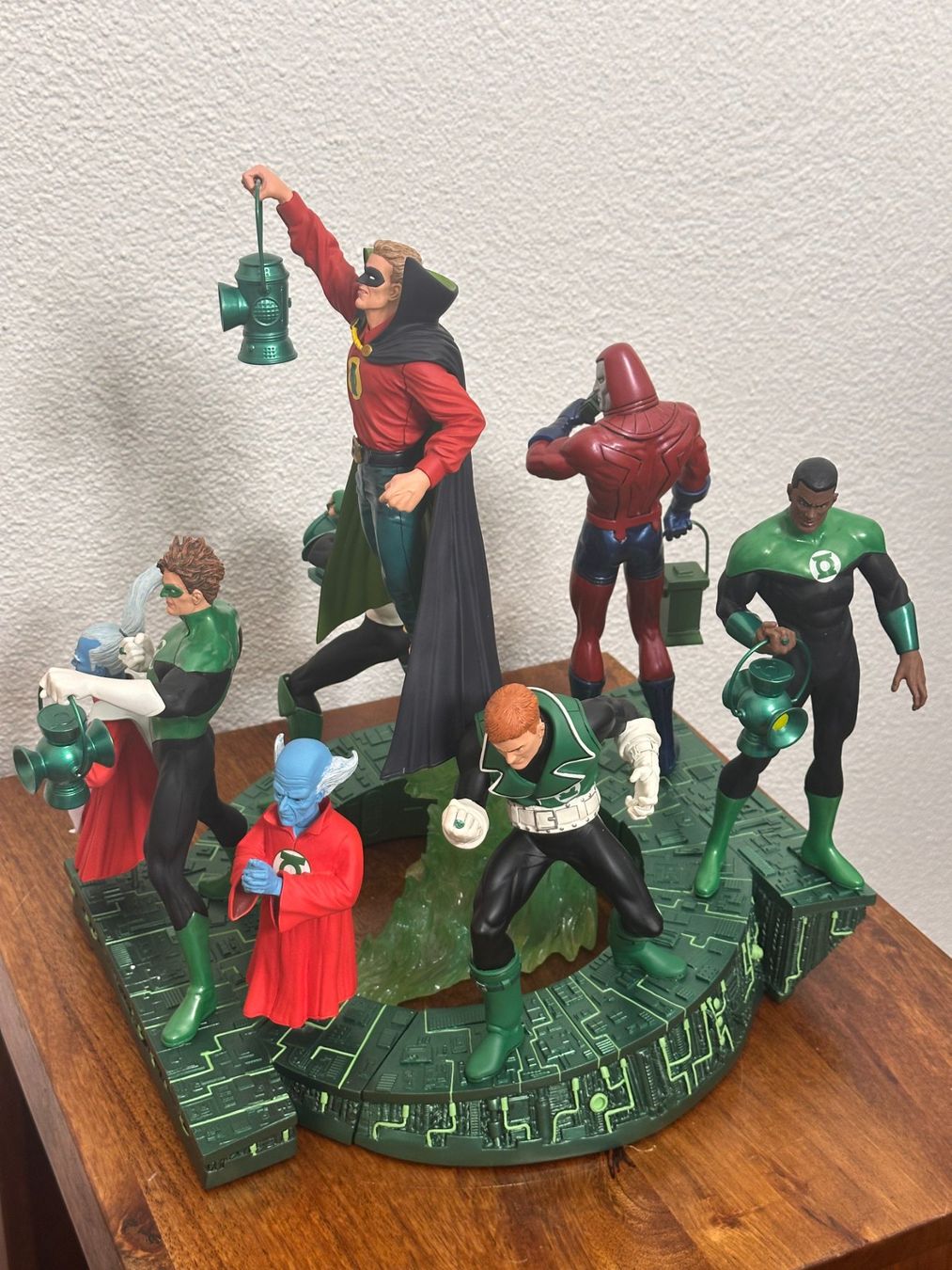 Statuette: DC Direct: Green Lantern Legacies Multi-Part Statue -3 Teile – Usato da Rotkreuz venduto da Mr.TeaLeaf 4