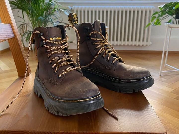 Dr. Martens Chaussures hommes: Dr. Martens x TARIK WYOMING – D'occasion à Lausanne par jea_5k5c