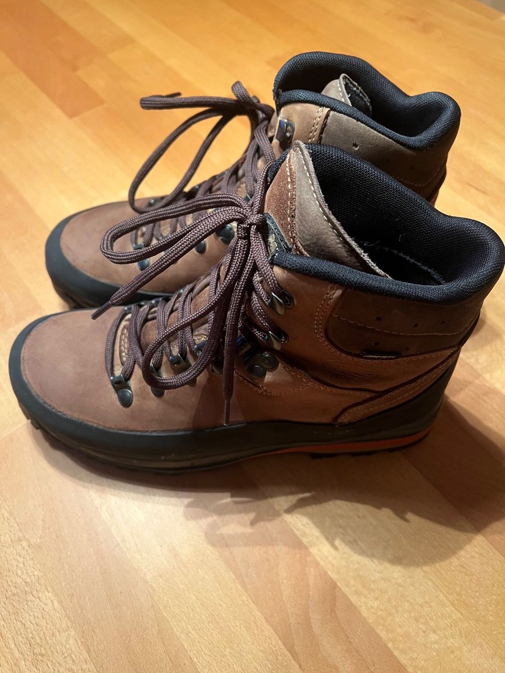 Meindl Scarpe da donna: Wanderschuhe Meindl, Damen, EU Gr 41 - Top Zustand – Usato da Winterthur venduto da mic_l98y 1