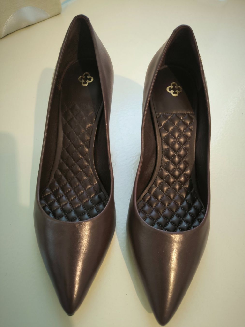 Scarpe da donna: Neuer Echtleder Pumps EU 39 schöne Farbe! – Nuovo (secondo la descrizione) da Wallisellen venduto da C_DM