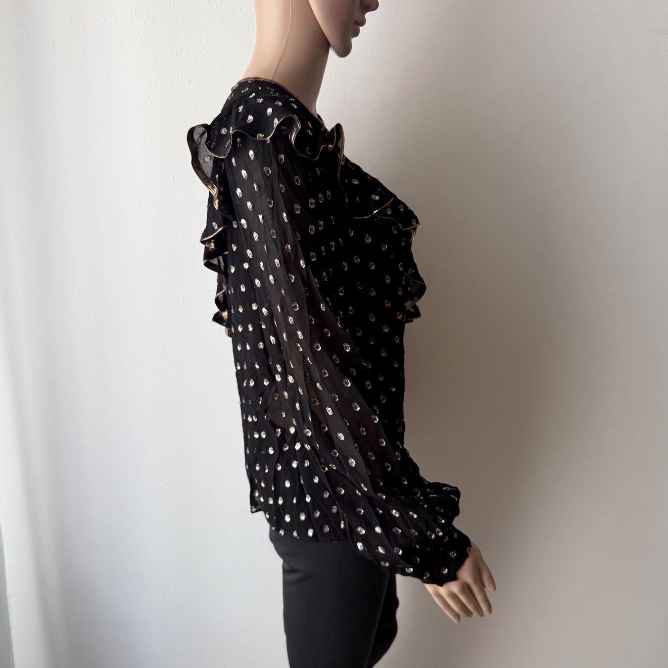 Sandro Camicette: SANDRO Rüschenbluse semi-transparent 🖤 – Usato da Zürich venduto da ClosetQueen 5