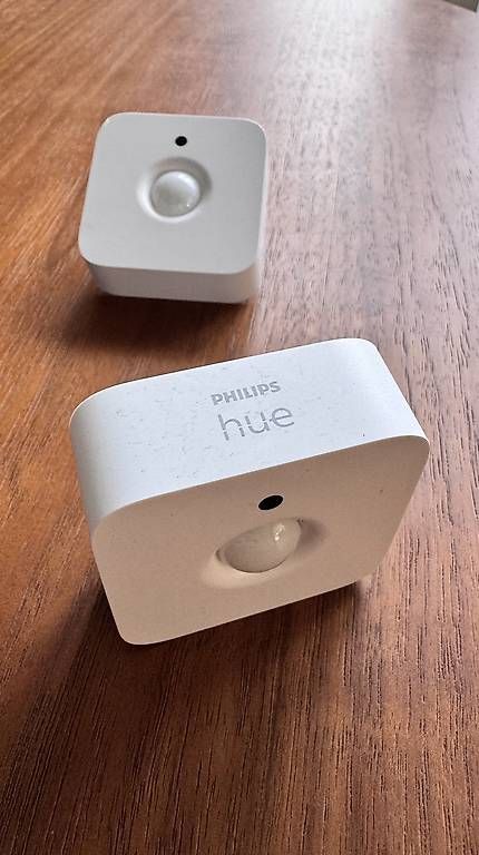 Interruttori: Philips Hue Bewegungssensor 2 Stück – Usato da Kloten venduto da dan_jq6r 1