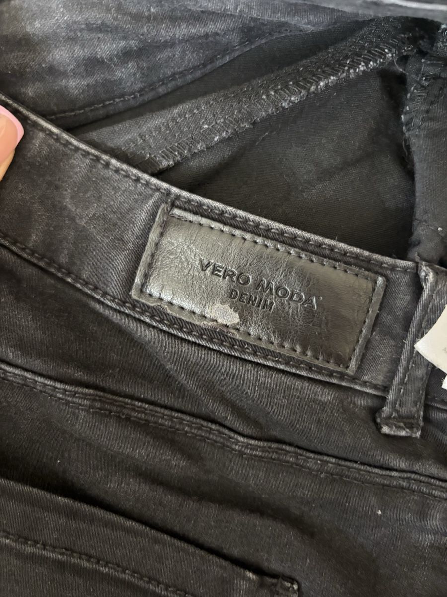 Vero Moda Jeans: Damen Jeans schwarz Grau Grösse S Vero Moda – Usato da Basel venduto da mic_5258 6