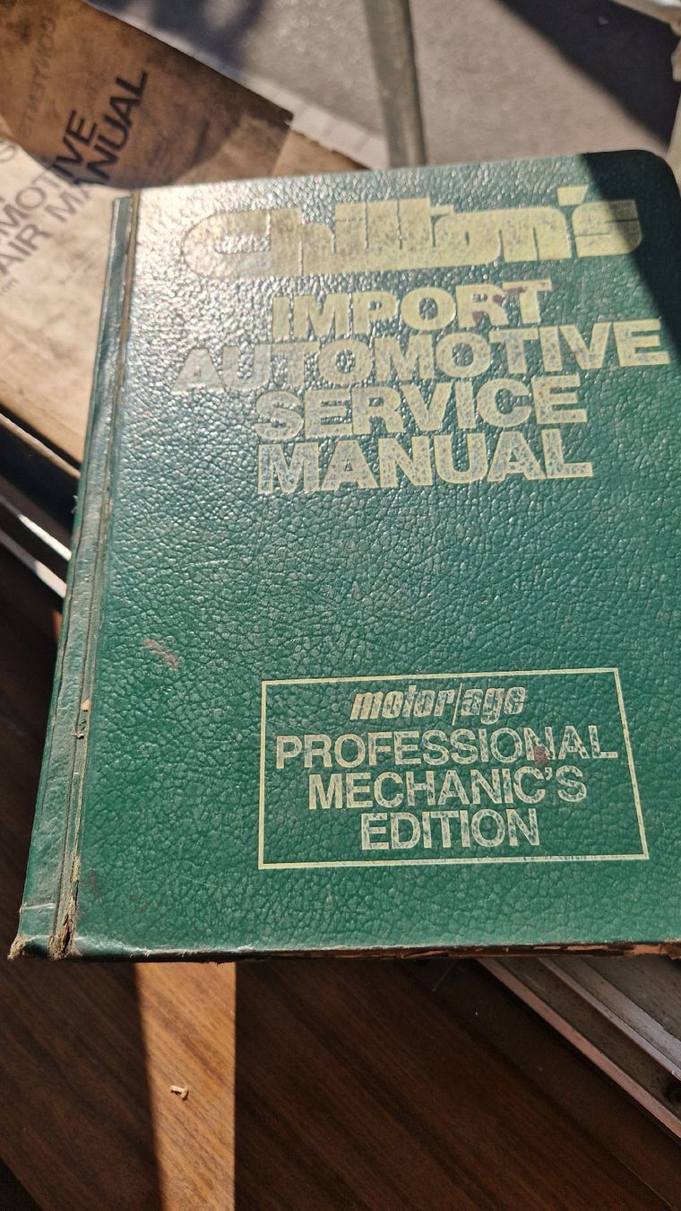 Livres: Chiltons Import Service Manuel 1981 – D'occasion à Wetzikon ZH par Oldieslover