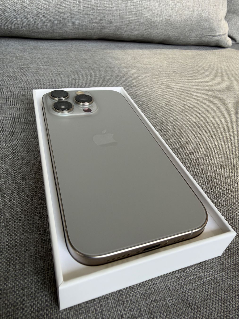 Apple Telefoni cellulari / Smartphones: Iphone 16 Pro 128gb – Usato da Stäfa venduto da leon_puthen 3