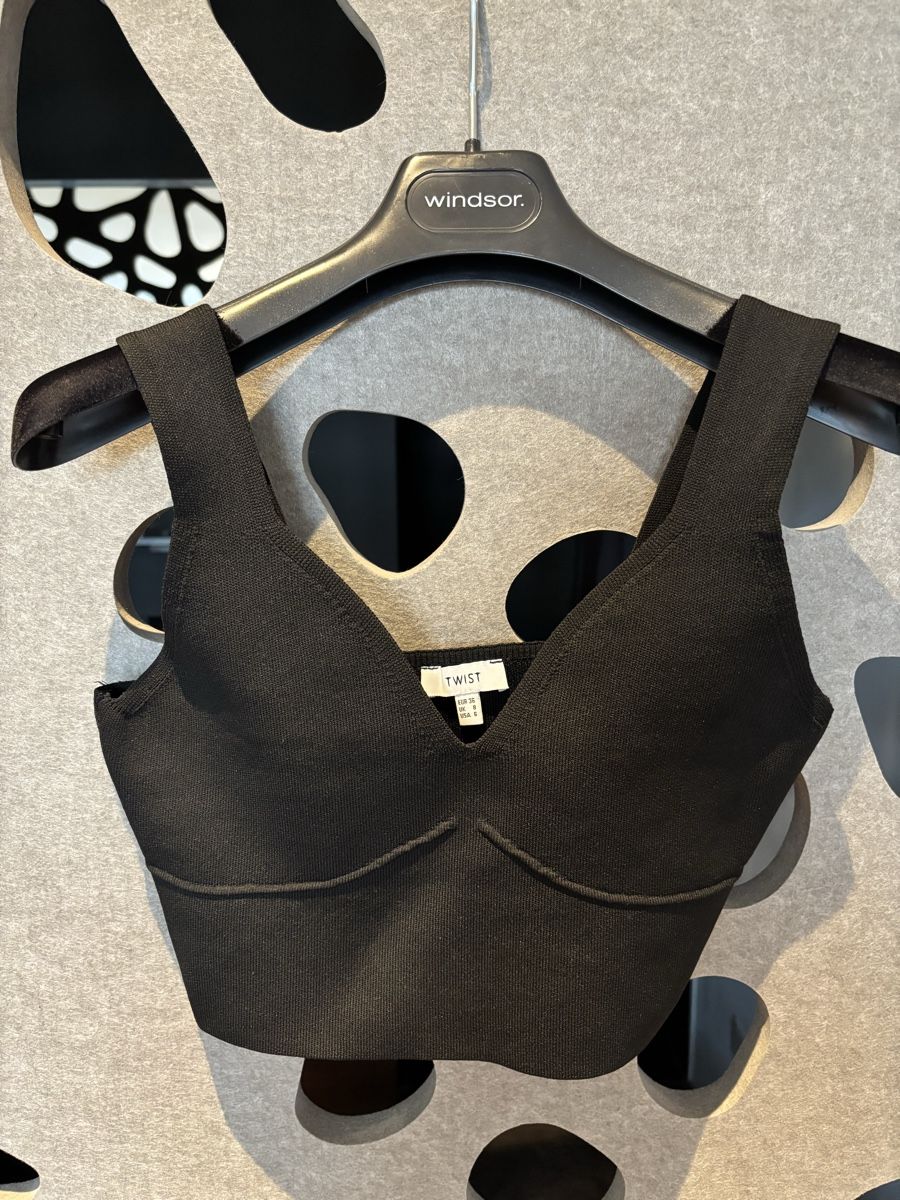 Top: Schwarzes Crop-Top Gr. 36 TWIST – Nuovo (secondo la descrizione) da Bottighofen venduto da lwa_11686