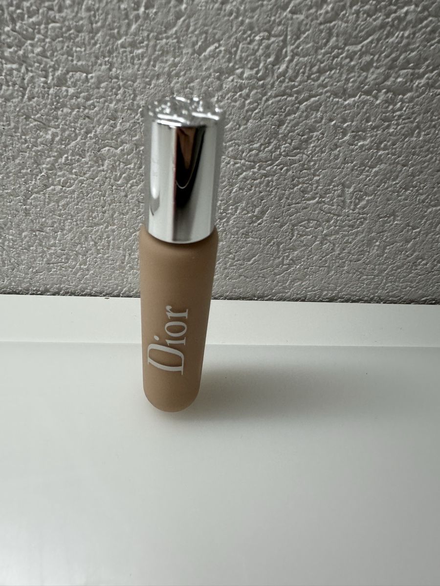Dior Maquillage: Dior backstage concealer 1C – D'occasion à Courgevaux par missceline5