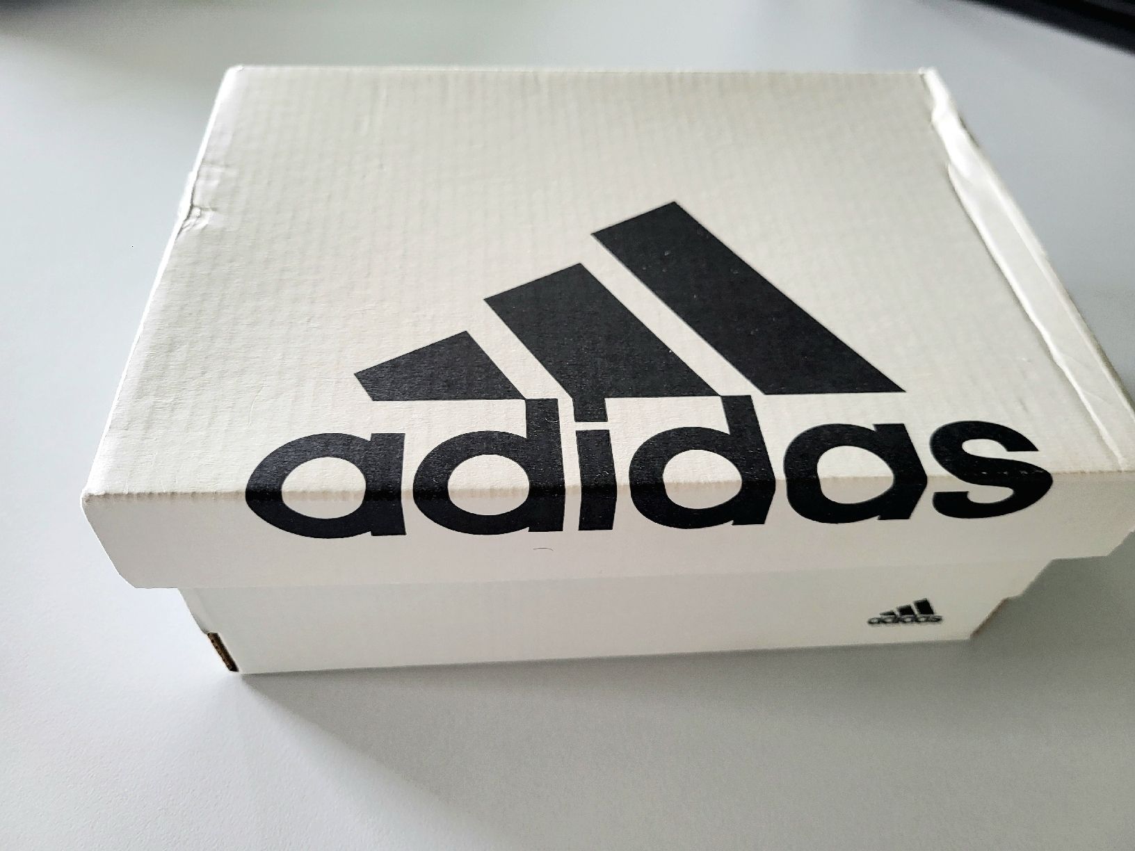 Adidas Schuhe für Jungen: Adidas Schuhe Gr. 24 NEU & Originalverpackt – Neu und originalverpackt aus Ballwil von Qws_hy777 3