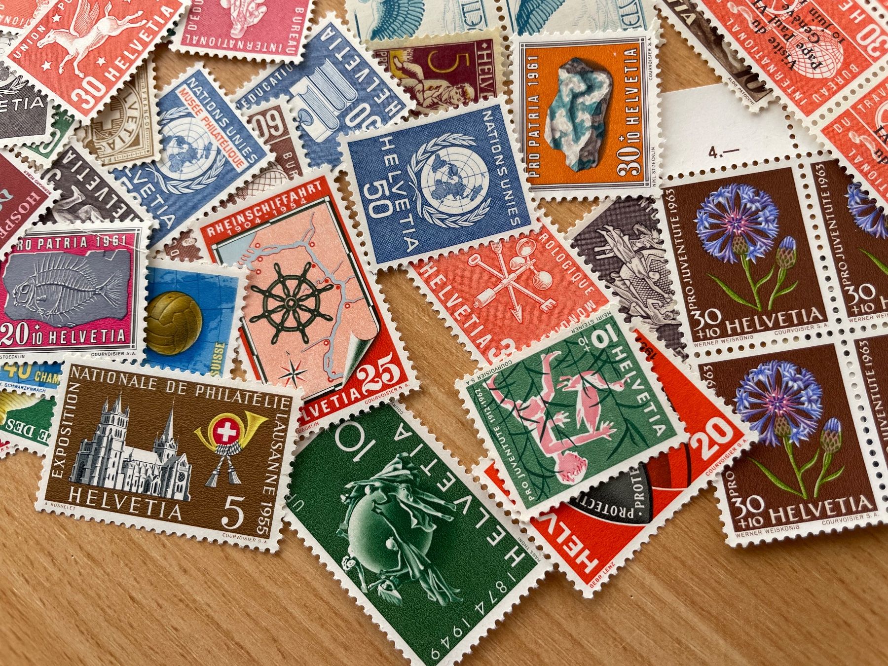 Tutti i francobolli: Timbres neufs** variés, – Usato da Sonceboz-Sombeval venduto da Comment2 1