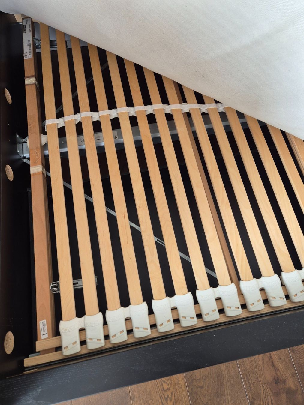 Ikea Letti: IKEA Bett, mit Lattenrost, Matratze und Schubladen – Usato da Langnau am Albis venduto da JoPoGreSi 2
