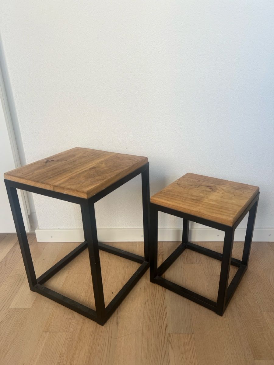 Set di tavolo e panche: 2er Set Tische – Usato da Zürich venduto da Hubbynski