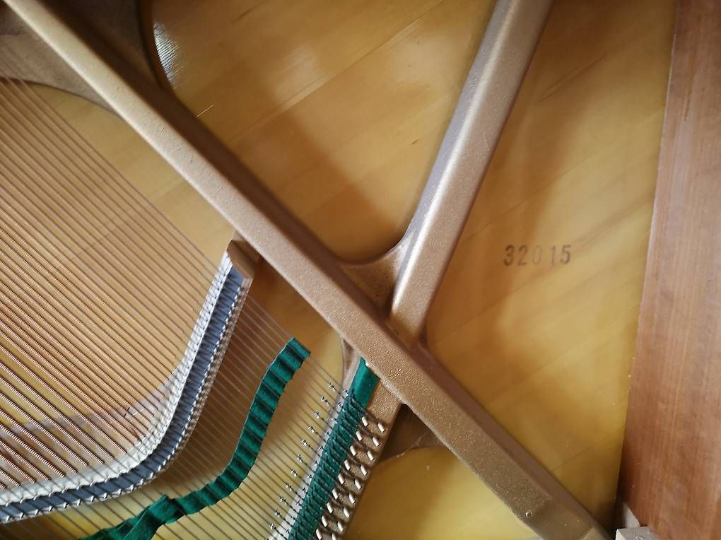 Musikinstrumente: Pfeiffer Klavier  – Gebraucht aus Carona von Yoelin 2