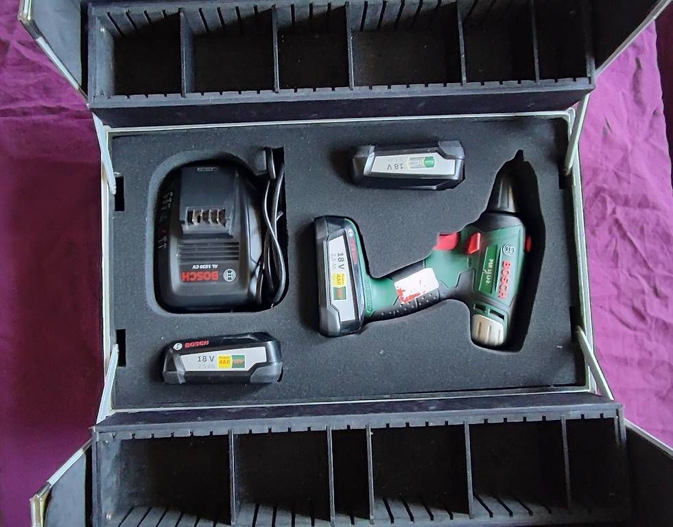 Trapani: Visseuse-perceuse Bosch PSR 18 LI-2 – Usato da Genf venduto da AdiOs2 1