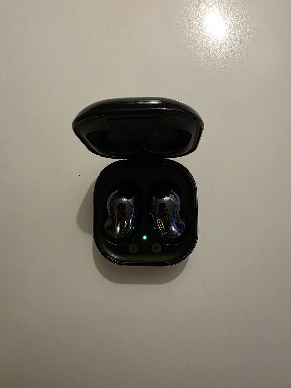 Samsung Cuffie: Samsung Galaxy Buds Live schwarz – Usato da Wil SG venduto da Swissbullet 2