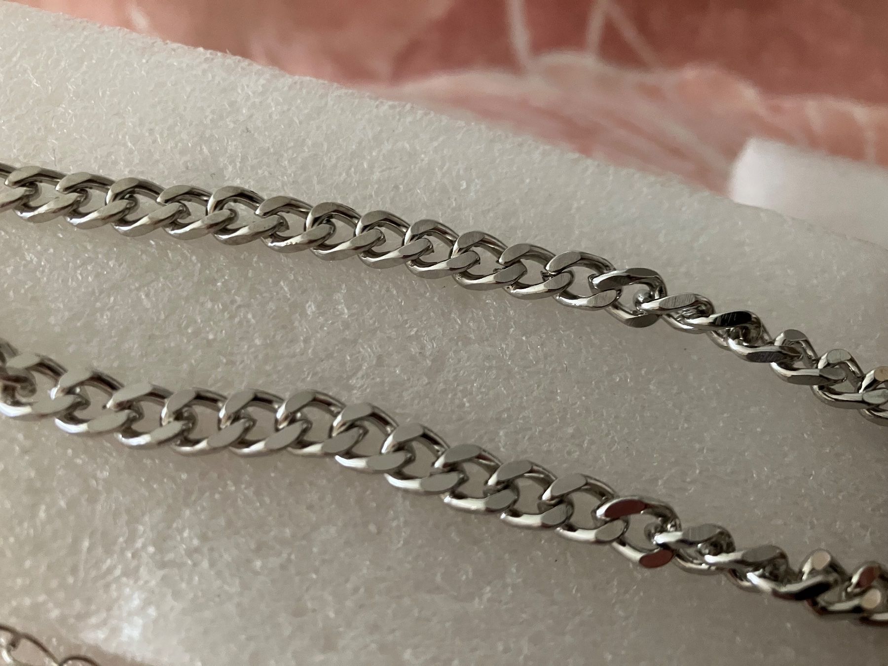 Catenine: Massive silberfarbene Gliederkette mit Herzanhänger silberf. – Nuovo (secondo la descrizione) da Affoltern am Albis venduto da Dlotti 3