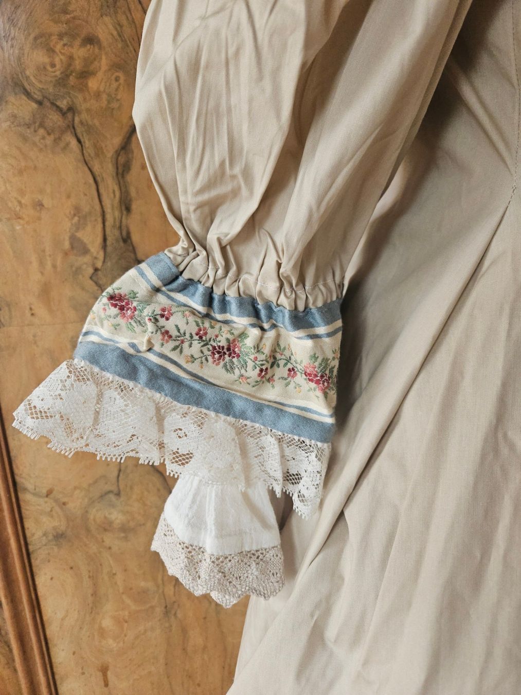 Costumi: Costume robe baroque carnaval bal – Nuovo e nell'imballaggio originale da Thônex venduto da lacomtessedesfees 3