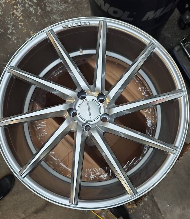 Felgen: Vossen CVT 22 zoll  – Gebraucht aus Abtwil SG von Arktissilber 4