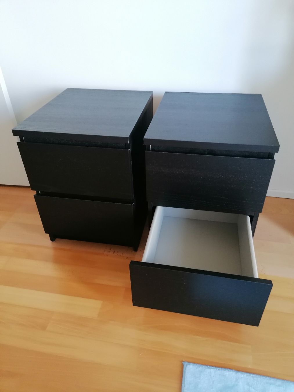 Comodini: Two IKEA Nachttische Bedside Tables Dark Brown/Black – Usato da Zürich venduto da thesuccessnow 2