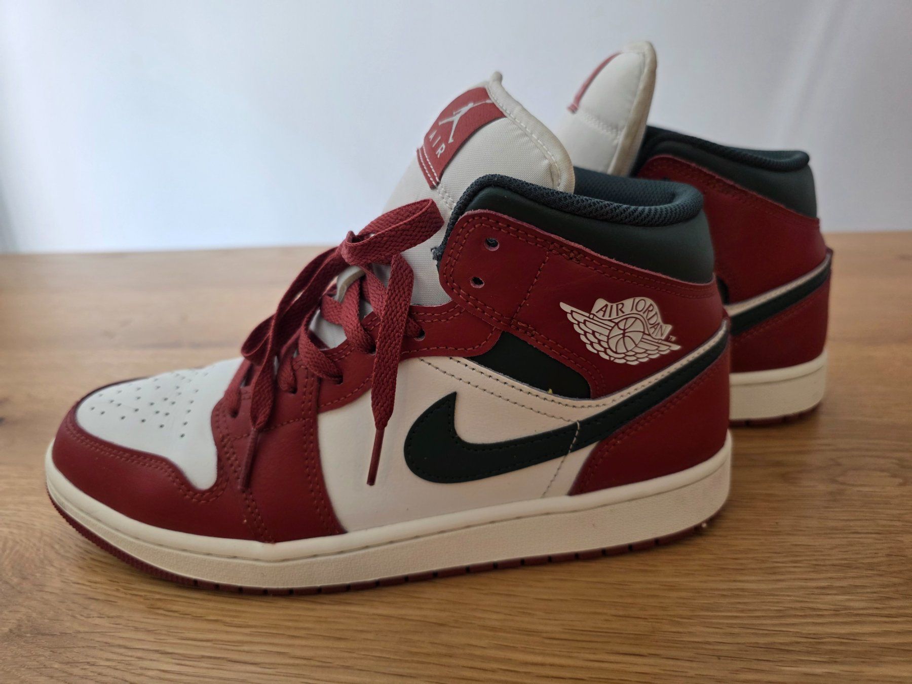 Nike Air Jordan 1 Mid Redstone / Midnight Green – EU 43 (Gebraucht) in ...