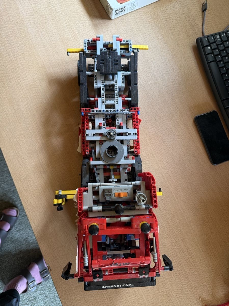 Lego Spielzeuge: Lego Technik – Defekt aus Nesslau von kult24 1