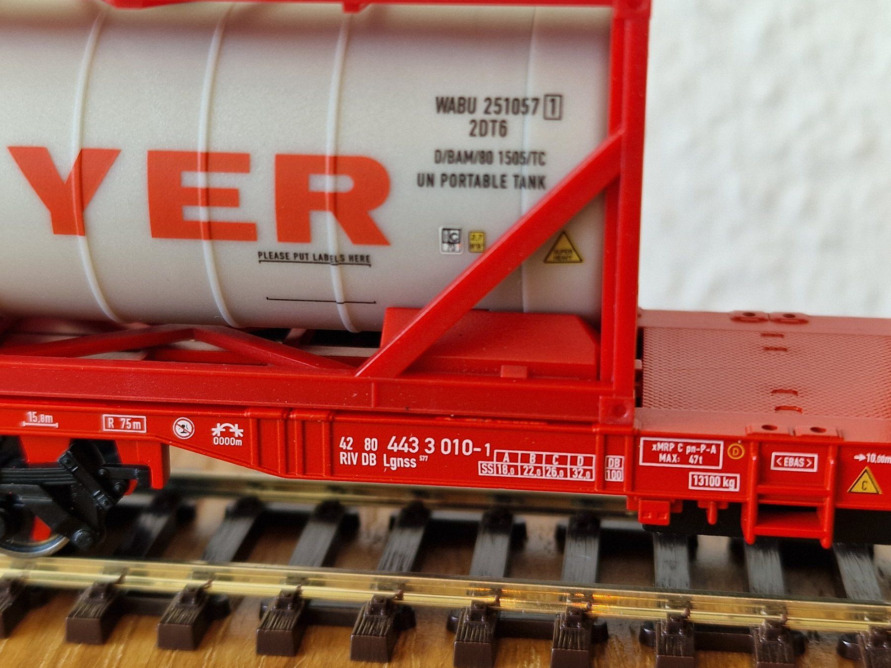 Märklin Modellini di ferrovie: DB Containerwagen mit 2 Hoyer Container H0 – Usato da Matten b. Interlaken venduto da lor_hr9w 3