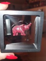 Rubinroter Elefant aus Speckstein, 🐘, kenja, kilifi Art 94