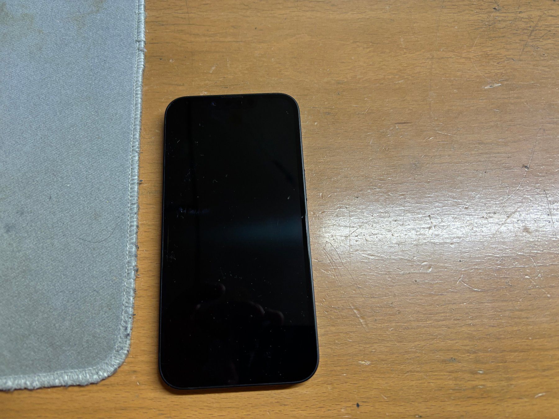 Apple Portables: Iphone 16E 128Gb – D'occasion à Au SG par bah_6f5w