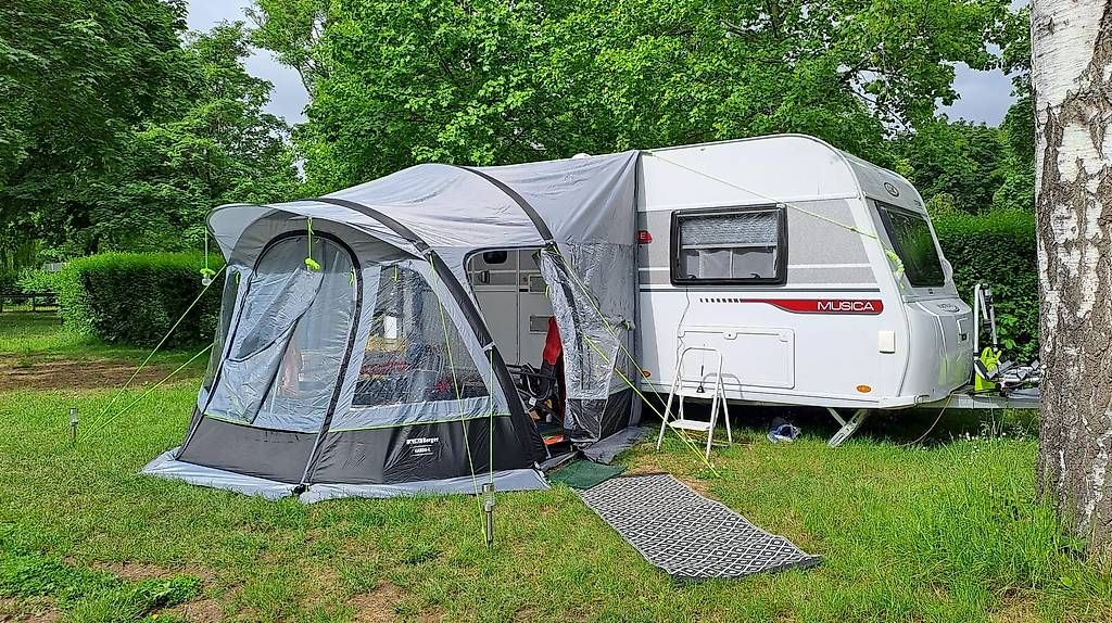 Veicoli da campeggio: Wohnwagen LMC musica 470 E – Usato da Zürich venduto da kiva87
