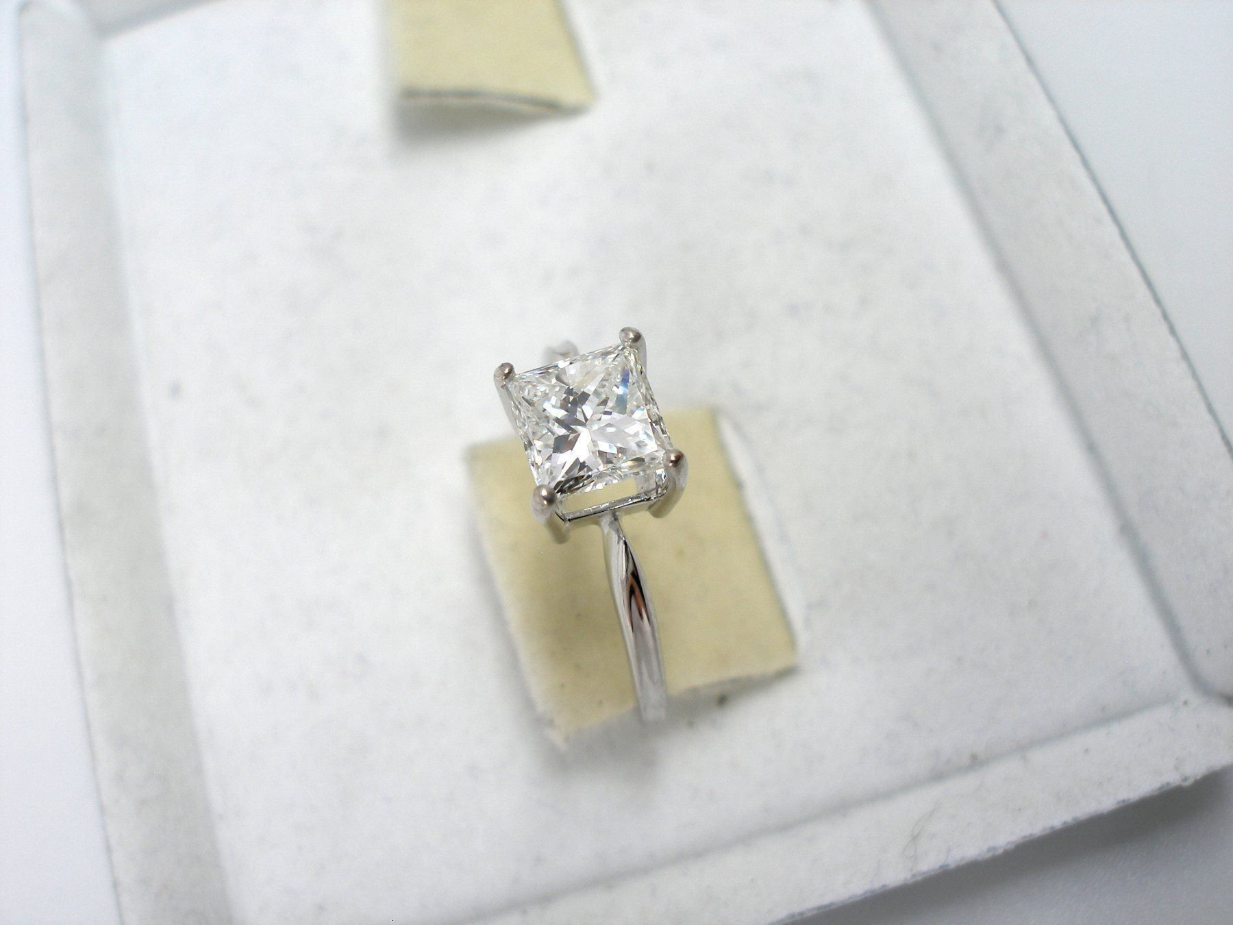 Ringe: 0.750 WG 1.25 CT SOLITAIRE PRINCESS – Neu und originalverpackt aus Zürich von SWISSTIMEARTS-AG 2