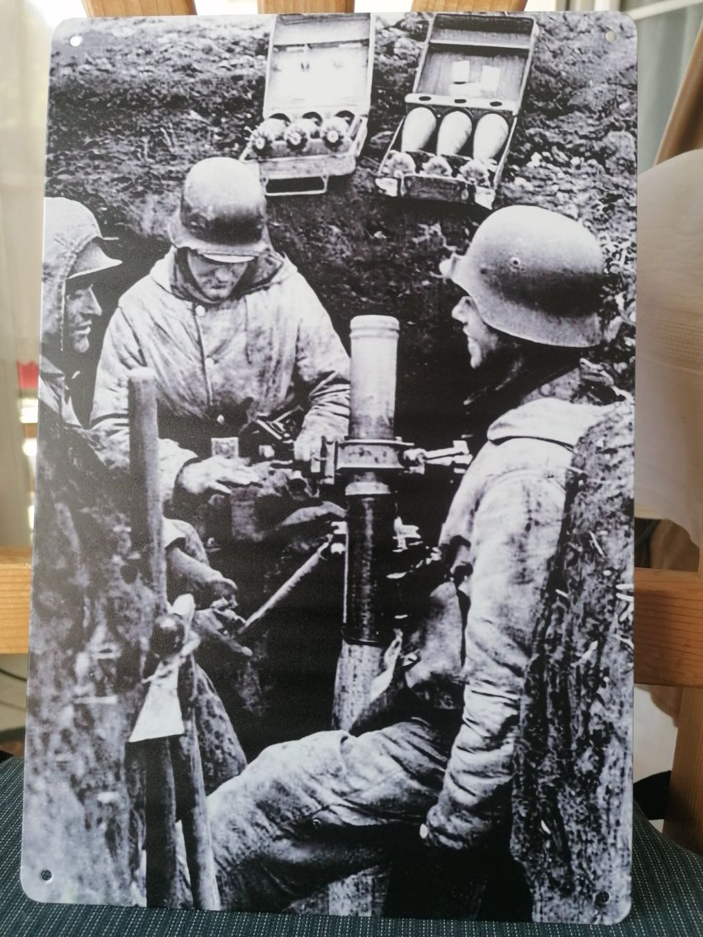 Armi bianche: WW2 Blechschild Bild deutscher Minenwerfer 34 / 8cm – Nuovo (secondo la descrizione) da Pfäfers venduto da Padj