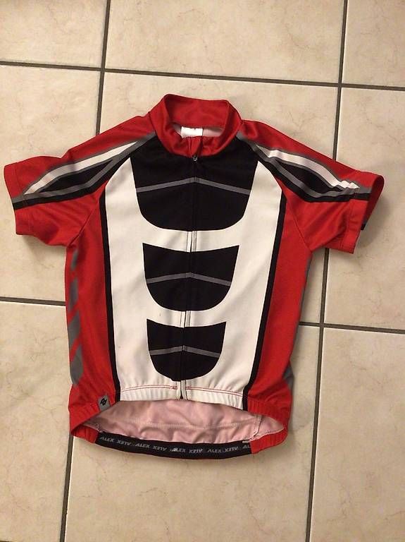 Trainer, Turnhosen & -trikots: Velotrikot Grösse 128 – Gebraucht aus Zimmerwald von wuff81