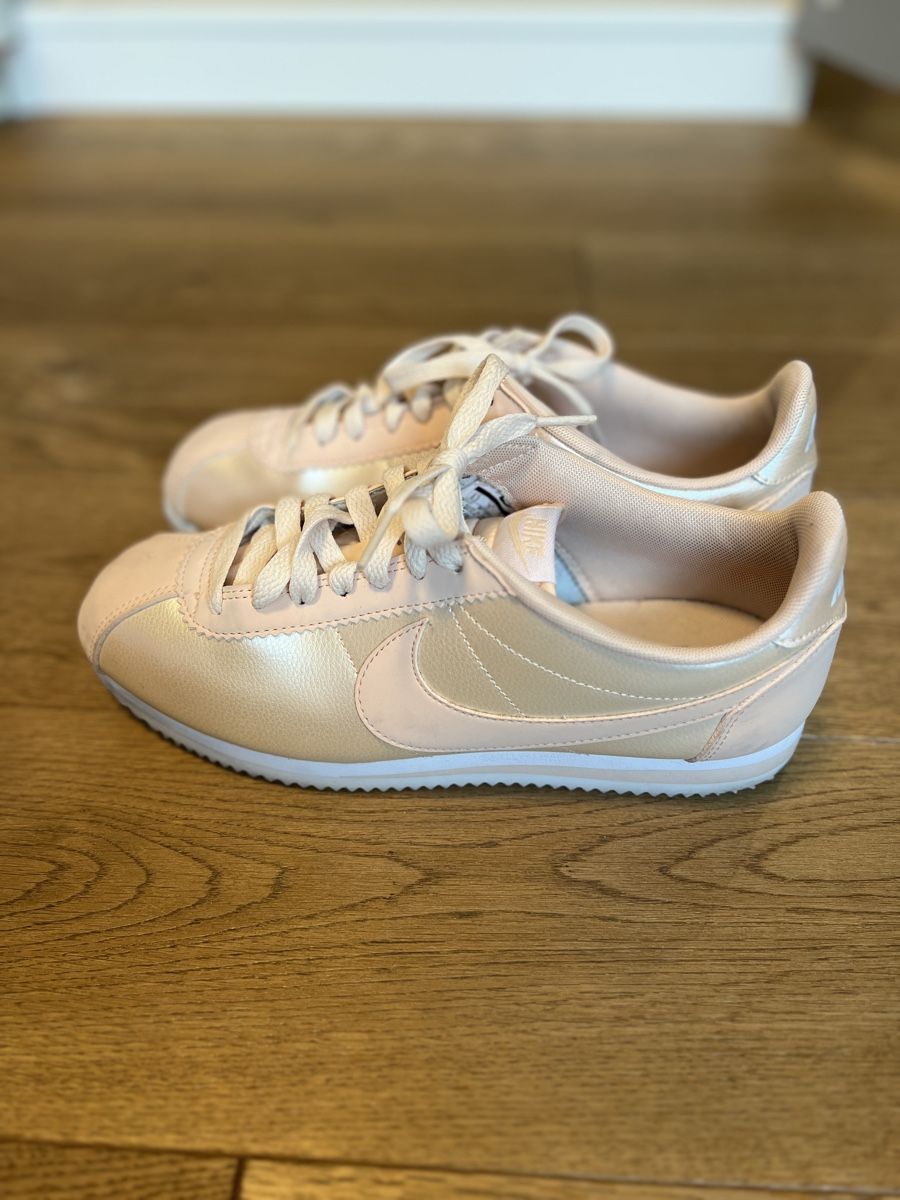 Nike Scarpe da donna: Nike Cortez rosa/perlmut Gr. 41 – Nuovo (secondo la descrizione) da Gelfingen venduto da Diana_Tall 1