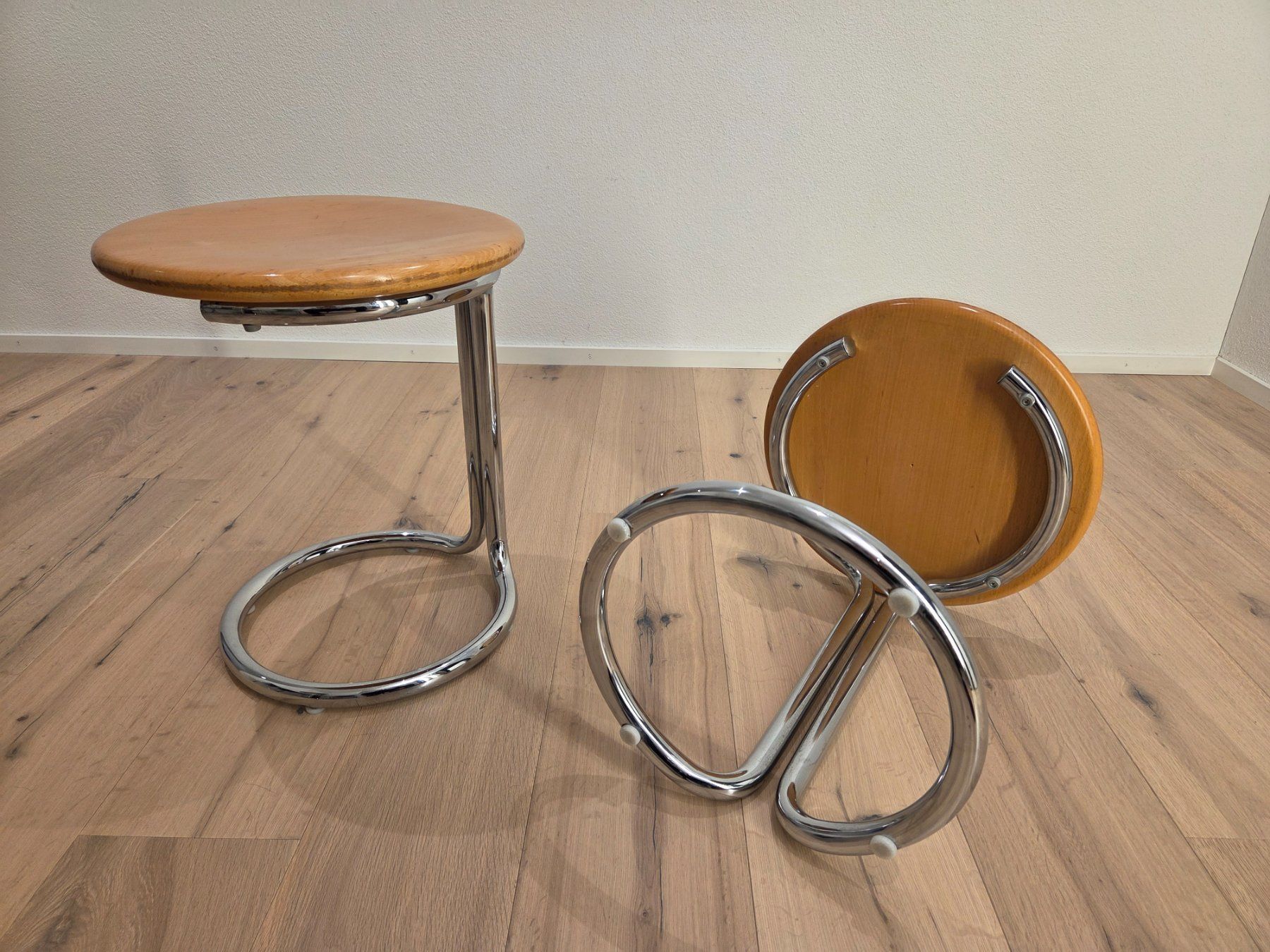 Sgabelli: Hocker Poly, Gian Franco Legler 80er – Usato da Gersau venduto da pd-design-and-art 1