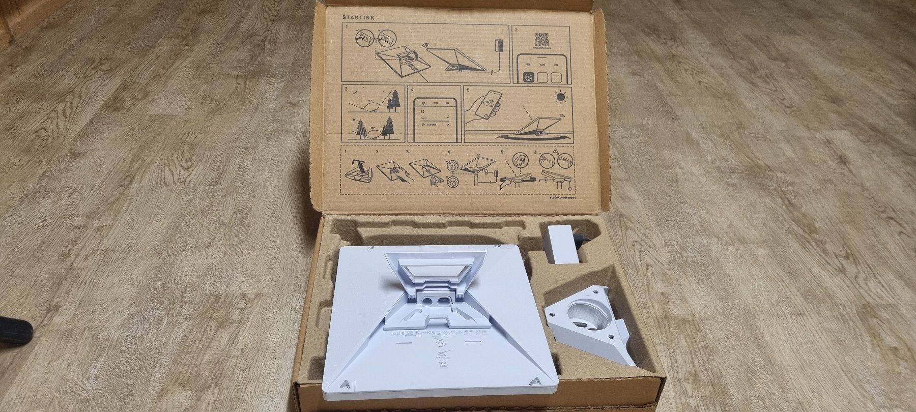 Modem & Router: Starlink Mini mit InnenmontageKit und 12 Volt Adapter – Usato da Stäfa venduto da sandro1013 1