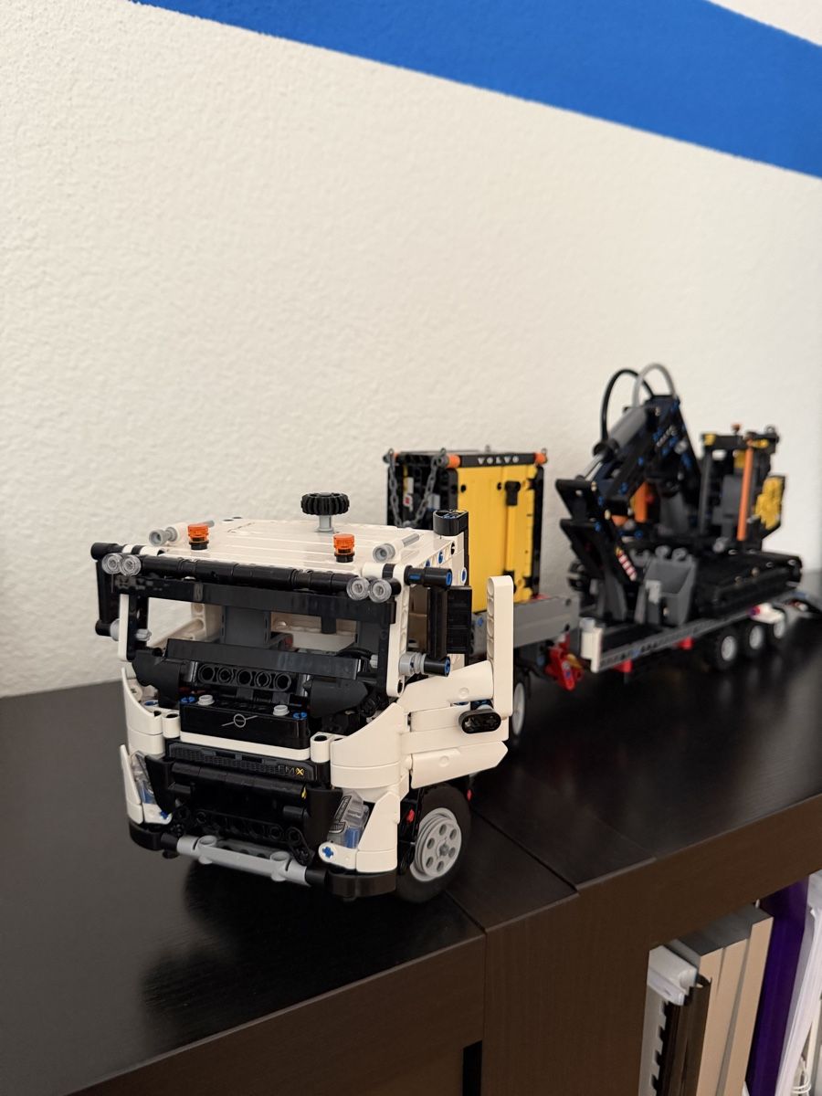 Lego Spielzeuge: LEGO Technic 42175 Volvo FMX mit EC230 Bagger – Neu (gemäss Beschreibung) aus brüttisellen von sylvanandy