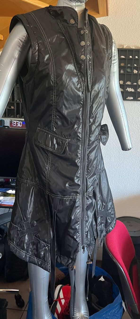Cappotti: Manteau-veste modulable noire super originale taille 38 – Usato da Chézard-St-Martin venduto da Cheyenne_75 4