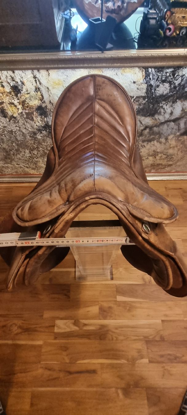 Selles, accessoires: Ledersattel Waldhausen Gebraucht – D'occasion à Ganterschwil par CHERRYCO-04