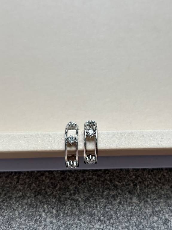 Catenine: PURELEI Star-Earring-Necklace-Bracelet – Usato da Baden venduto da ann_7jjw 1