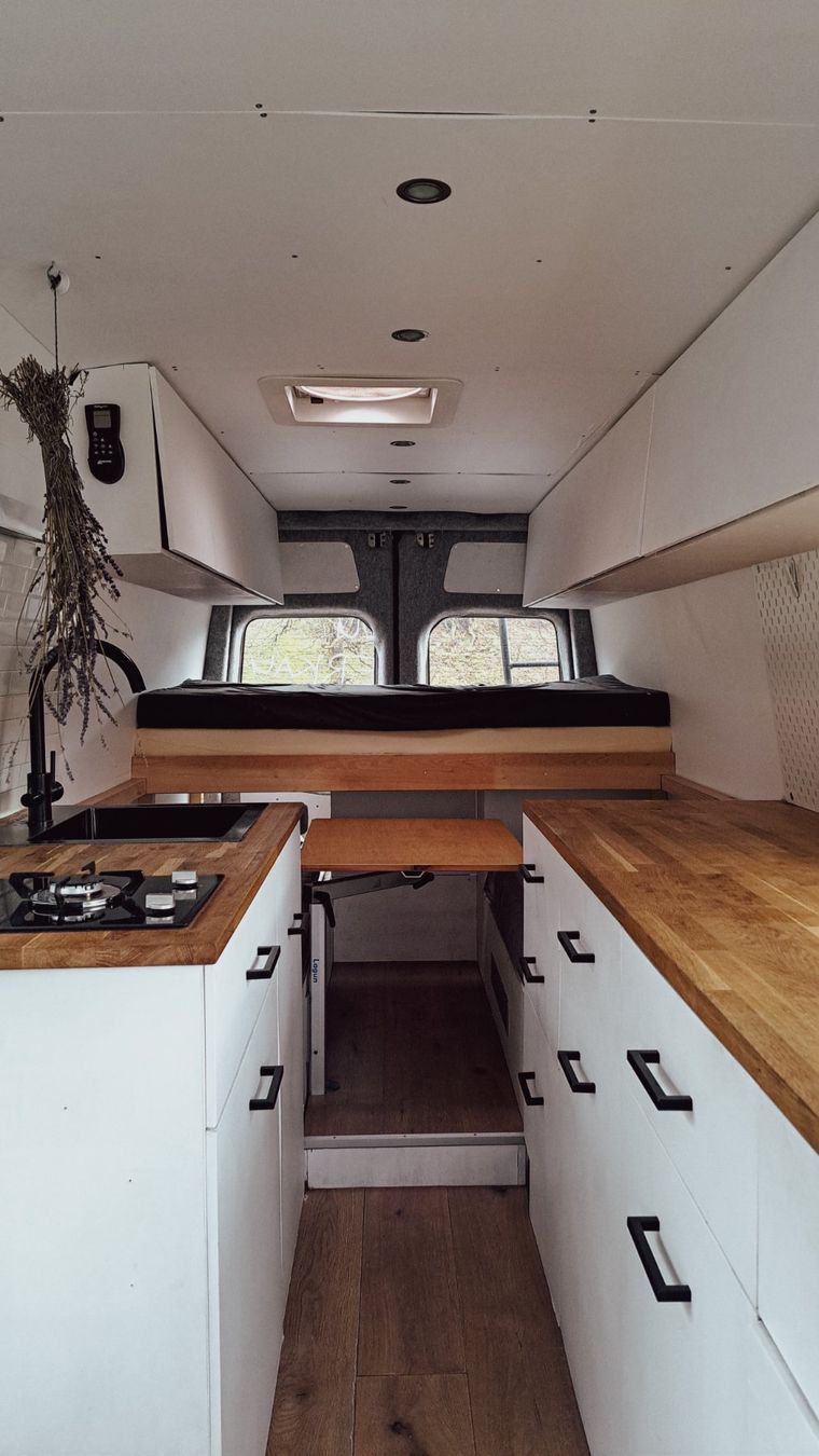 Mercedes-Benz Camping Fahrzeuge: Mercedes Benz Sprinter Campervan – Gebraucht aus Schneisingen von sam_62cg 4