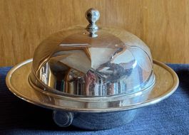 Teller mit Dom mit Heisswassertank versilbert Wärmeplatte