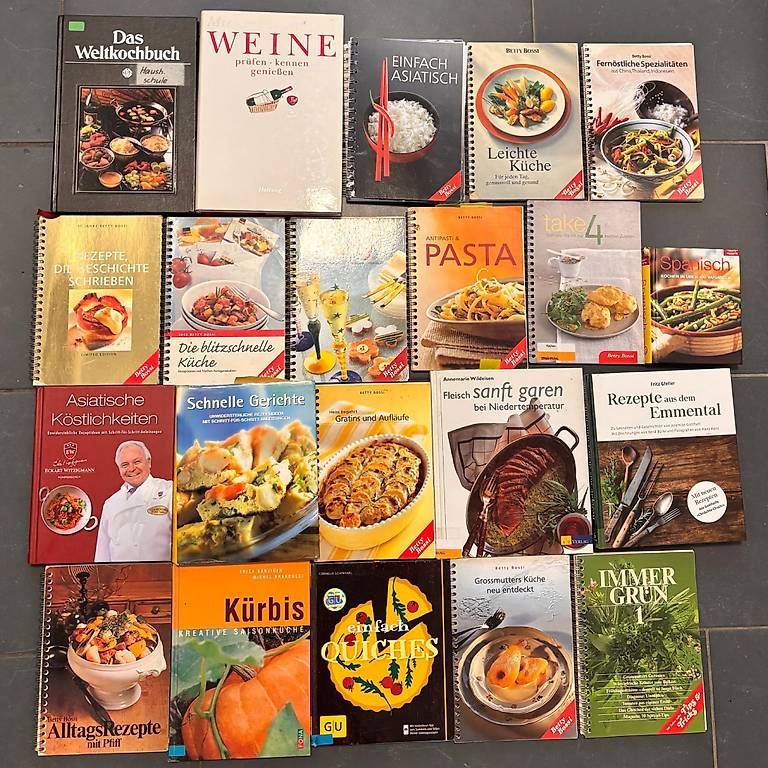 Libri: Diverse Kochbücher – Usato da Niederwangen BE venduto da Eve_fund 1